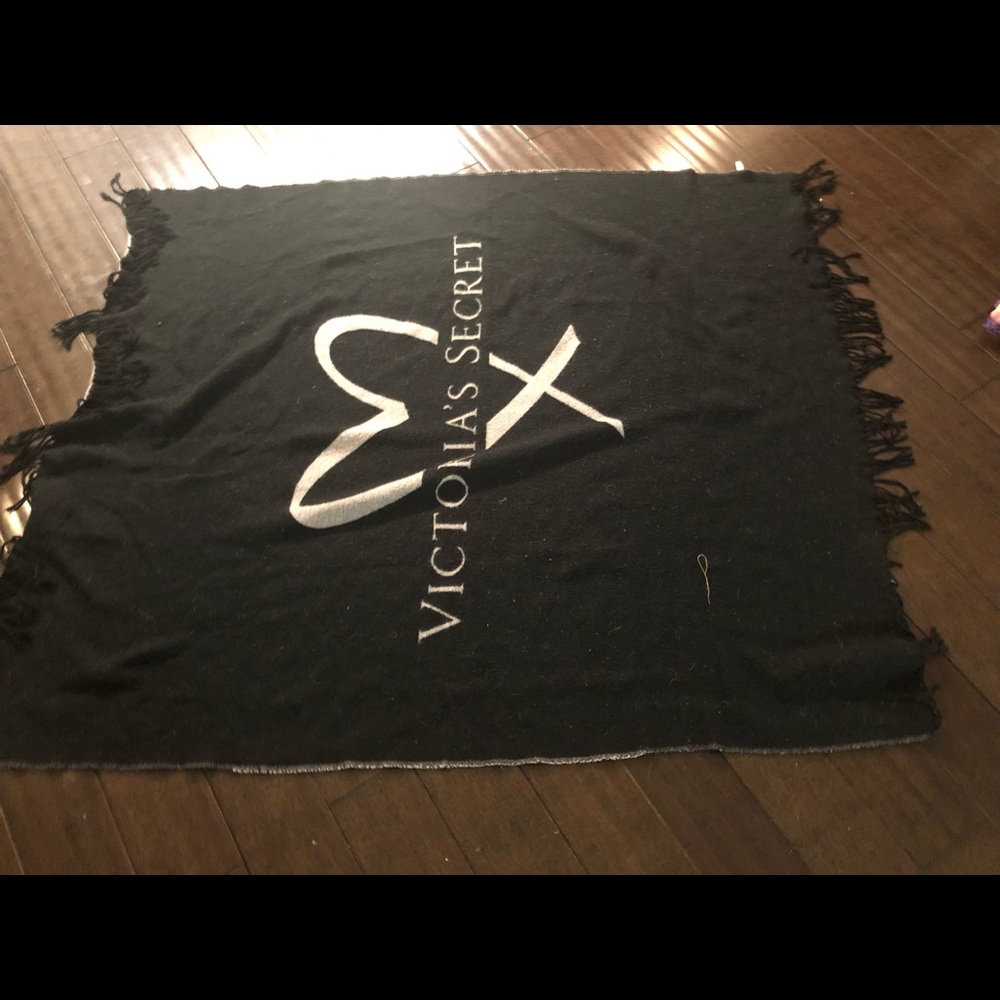 Black Victoria secret blanket